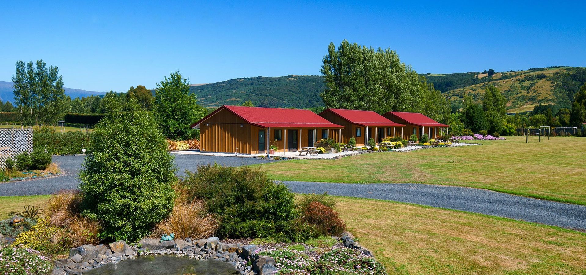find Longbourne Lodge Motel in a beautiful rural setting of Mosgiel
